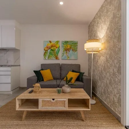Apartmán Stunning Modern In Oura Beach *